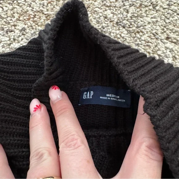 GAP Black Ribbed Turtleneck Sweater Women’s Medium | Classic Cropped Cozy Knit - Picture 2 of 3